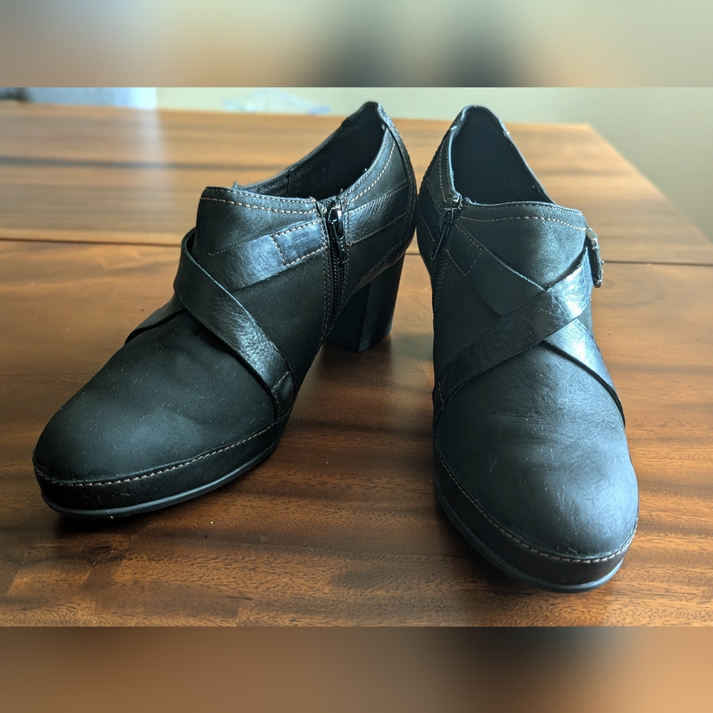 Women's Clarks Artisan Black Leather Suade Booties